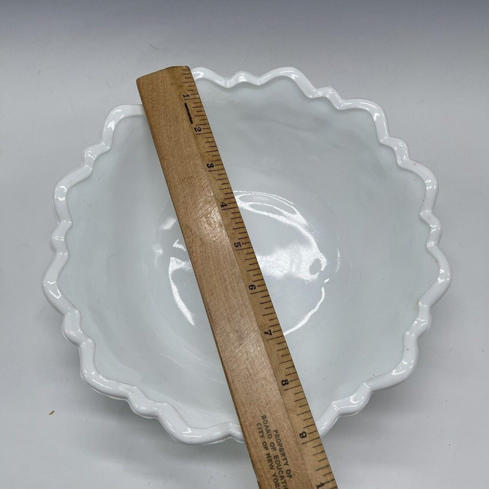 Vintage‎ Indiana Milk Glass Wild Rose Cabbage Leaf Serving 9" Bowl - Picture 6 of 7